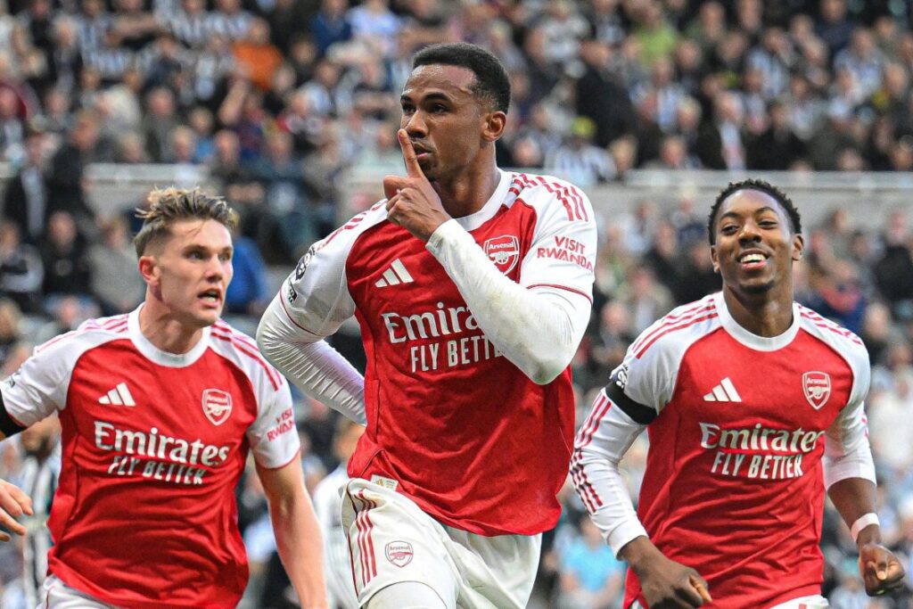 Winning goal in the 96th minute! Arsenal beat Newcastle at their home ground 2 Picsart 25 09 28 23 57 47 321